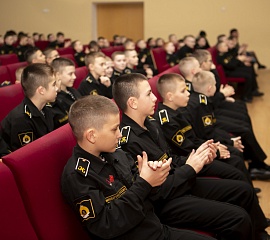 За то, что отстояли Ленинград