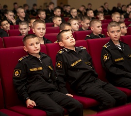 За то, что отстояли Ленинград