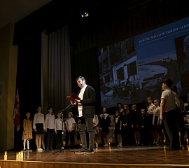 За то, что отстояли Ленинград