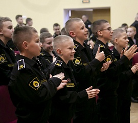 За то, что отстояли Ленинград