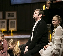 За то, что отстояли Ленинград