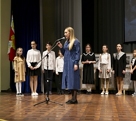 За то, что отстояли Ленинград