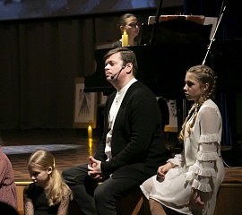 За то, что отстояли Ленинград