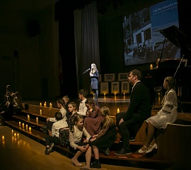 За то, что отстояли Ленинград