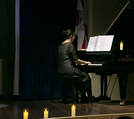 За то, что отстояли Ленинград