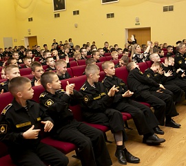 За то, что отстояли Ленинград